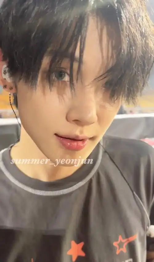 崔然竣超话90#崔然竣吸睛美颜#  【twi】240505