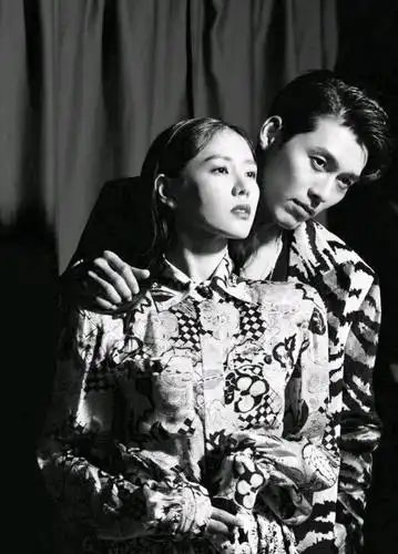 玄彬孙艺珍合体拍摄杂志封面,男神女神的超绝组合!