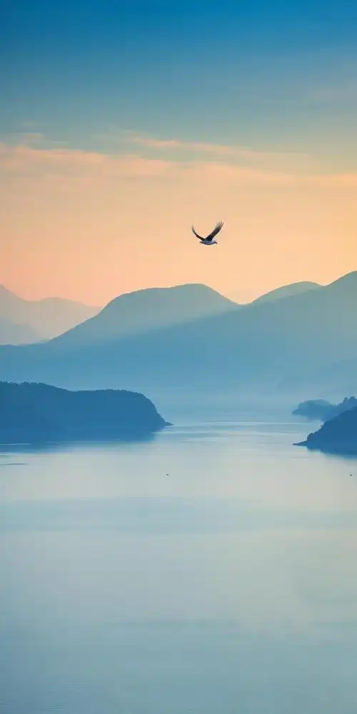 在繁忙的都市生活中,我们时常向往那片碧海蓝天,那波光粼粼的海面