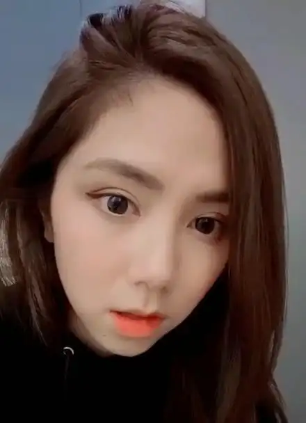 邓紫棋金鱼嘴太可爱了