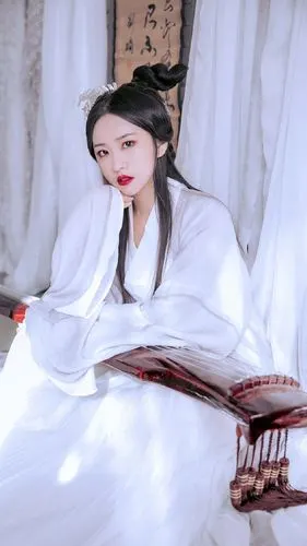 白衣古装美女唯美写真