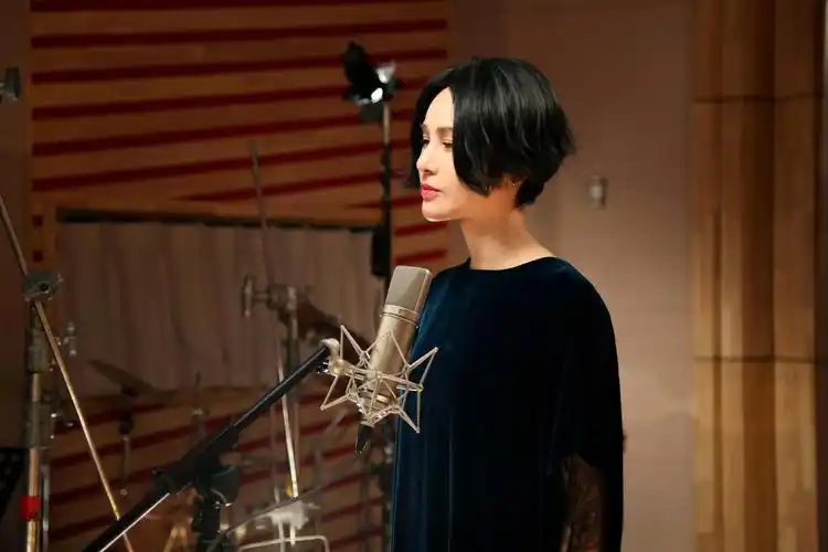 冠军出道的尚雯婕谈到自己的性格,用到"有缺陷"一词,老板曾劝其转行.