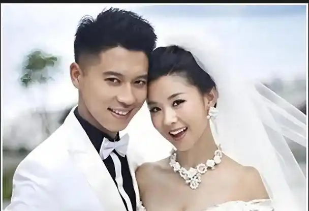 有种"整容"叫李小萌结婚,老公王雷变化不大,她却像换了个人