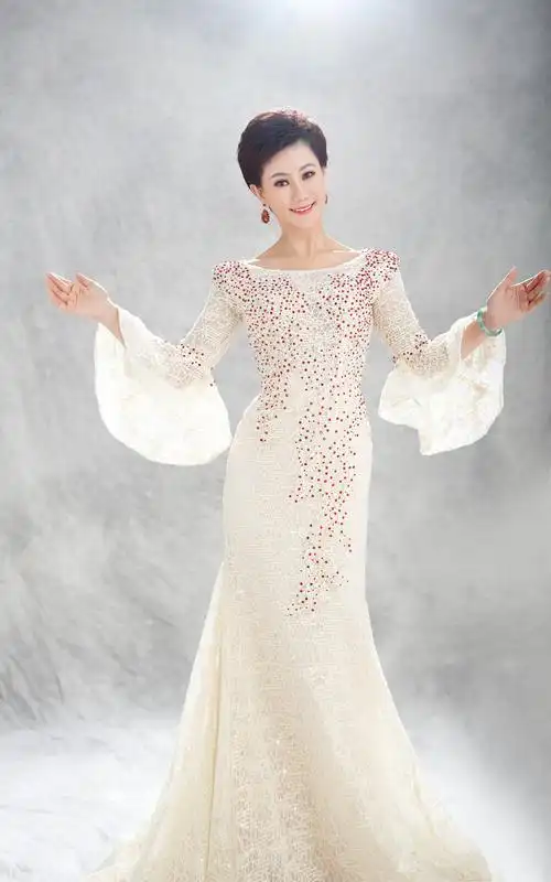 青年女高音 叶翠 用《春天 中国》为民族强盛的春天报晓