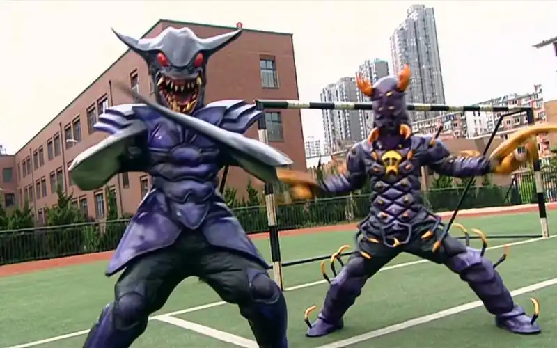 [铠甲勇士人物志23]天牛兽,蜈蚣兽,乌贼兽,我们是最好的队友.