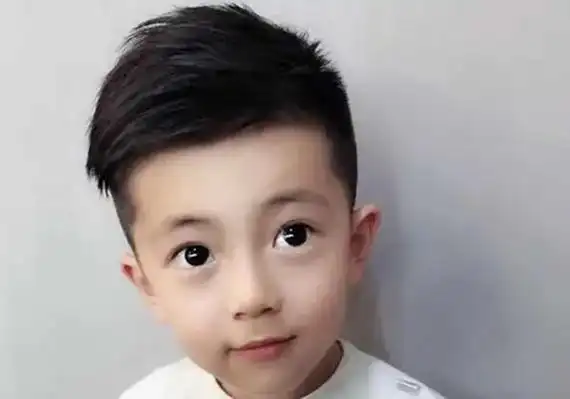 1一3岁短发男宝宝寸头这一款闪电潮流发型,是不是非常有型且时尚范