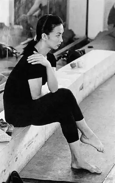 金星变性前曾有妻子,同居10年,离婚时还怀着孕,如今怎么样?