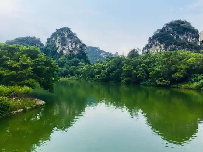 走过青山绿水 写美篇柳州龙潭公园是柳州最美的公园之一, 青山绿水