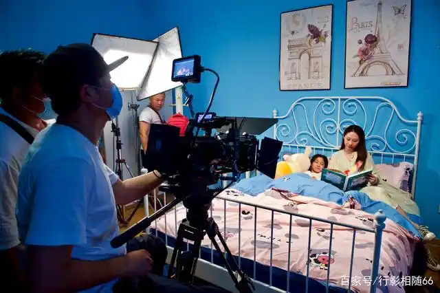 《背影》微电影拍摄现场花絮:家庭现场拍摄