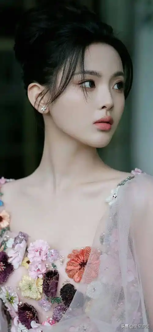 校花少女-杨超越全图写真合集