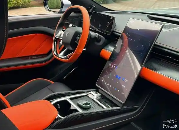 哪吒gt实车到店外观内饰动感带弹射起步37秒破百配置高