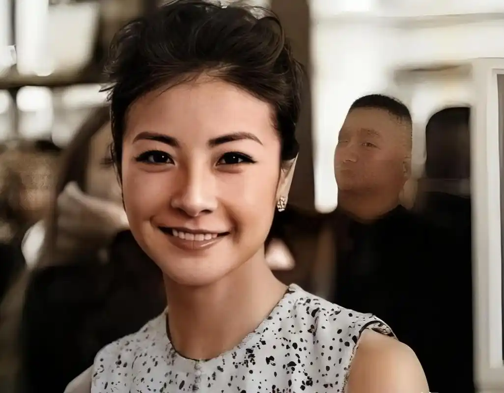 2007年,34岁的美女主持人杨蕾嫁给了土豆网总统王微.