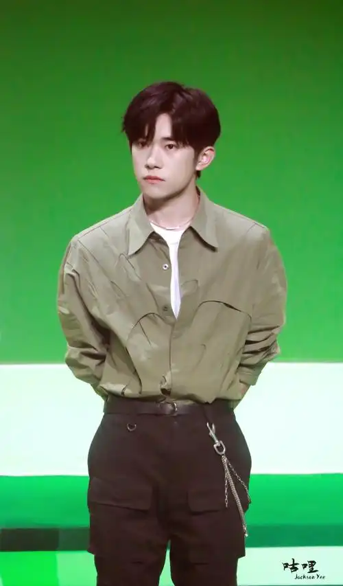 易烊千玺 康师傅绿茶品牌代言人