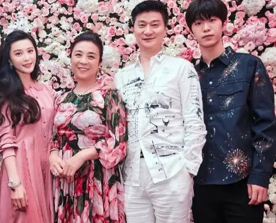 范冰冰是国内知名的女星,不仅演技出众,还拥有惊人的美貌和身材.