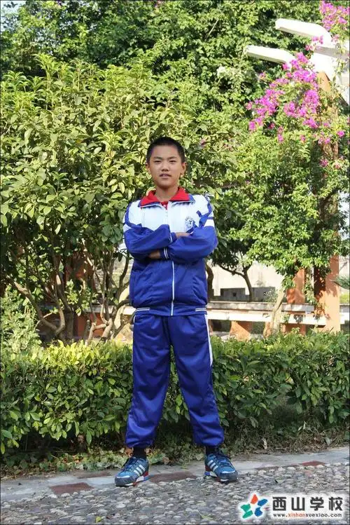 福建西山学校2014年初中部初一(18)班庞植元挂历照