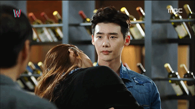 韩剧gifw两个世界gif李钟硕gif韩孝周gif公主抱gif韩国棒子gif