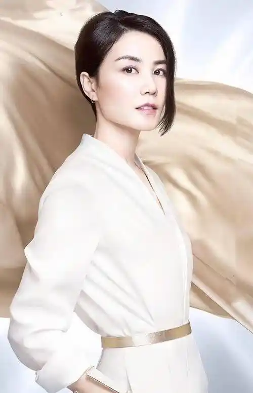 原创王菲12岁旧照曝光面庞稚嫩坐姿桀骜从小就有明星范儿