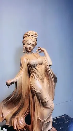 小伙雕刻美女贵妃成品出来也太惊艳了