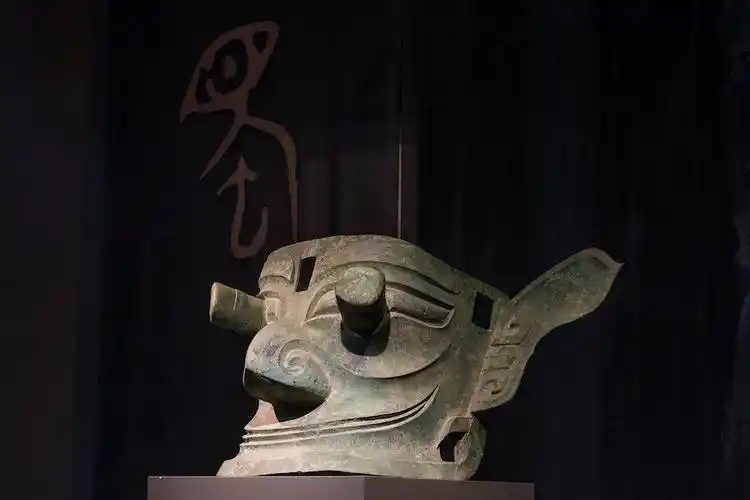 萧易三星堆遗址的青铜人头像他们到底是谁