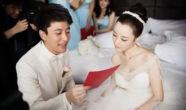 李小璐贾乃亮疑似复婚这瓜也太大了吧