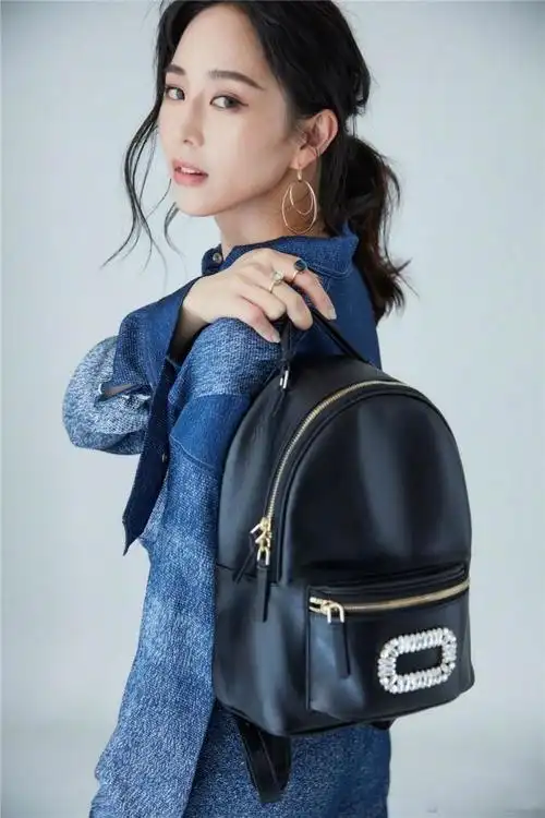 37岁张钧甯逆生长穿衬衣拖地裤也难掩好身材网友羡慕长腿