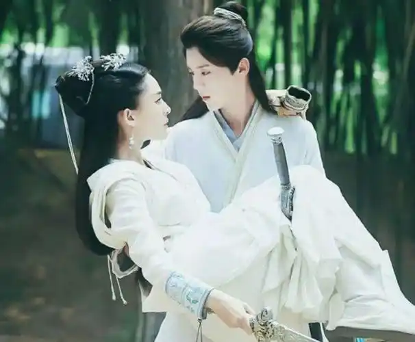 和鹿晗亲密接触的明星最后一个是一生的最爱