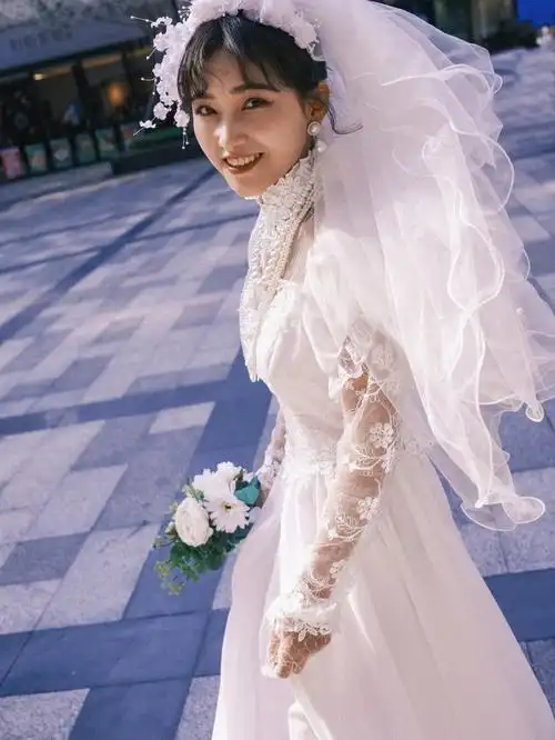 东莞约拍  #数码仿胶片  #胶片写真  #法式复古婚纱照  单人婚纱也