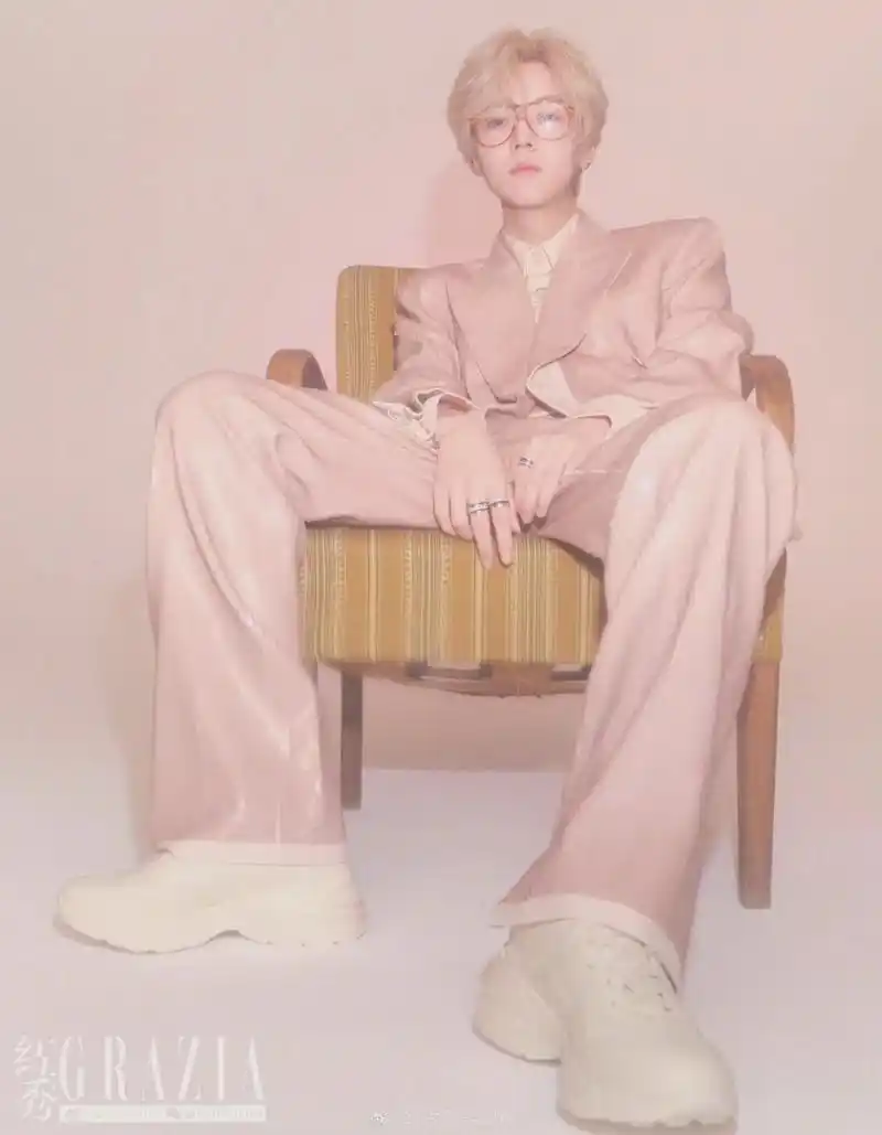 九敏啊～帅哭我了 我的壁纸换不过来了#鹿晗 #壁纸  - 抖音