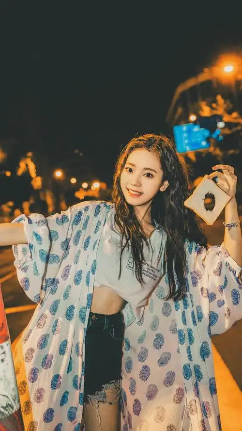 说起张紫宁,很多人认识她,应该都是通过2018年的《创造101》吧～这是