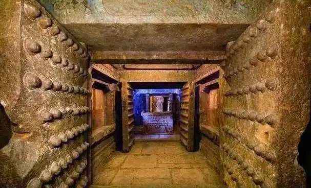 武则天陵墓曝光藏宝500吨1300多年来无人敢挖