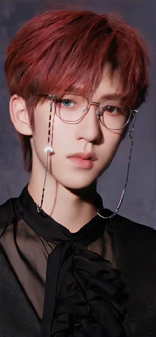 贺峻霖的爆炸发色