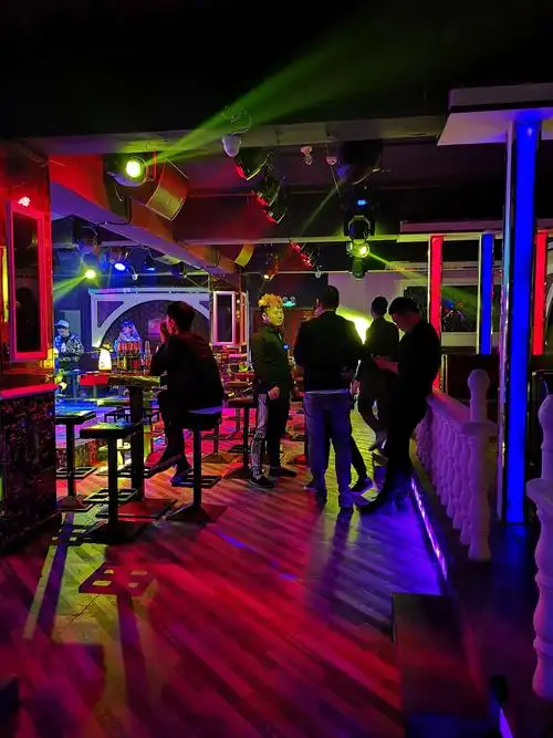 【菲林酒吧】特惠全城 火爆全城 放松心情 释放激情 帅哥美女聚集地