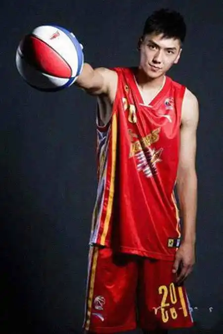 张博(篮球) 简历 - 名人简历