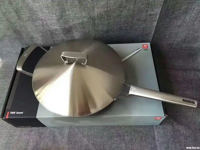 福利价298元包邮费,德国双立人医用不锈钢环保无油烟炒锅