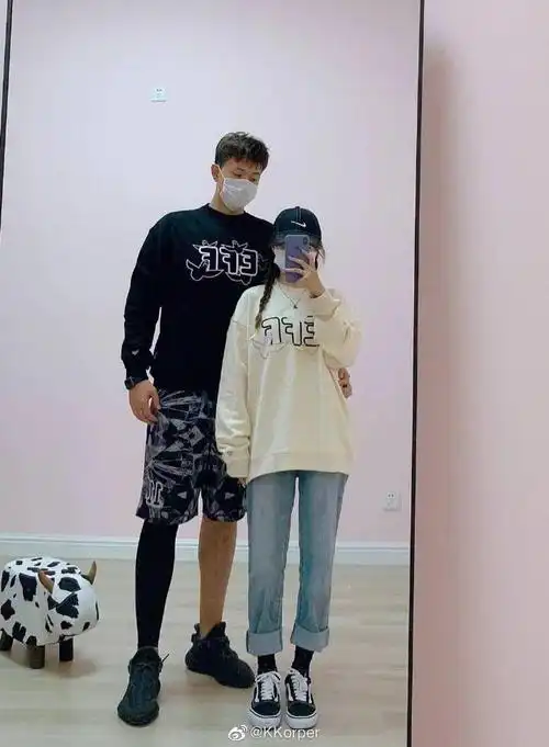 情侣互秀身材大赛绝了这谁顶的住啊啊啊