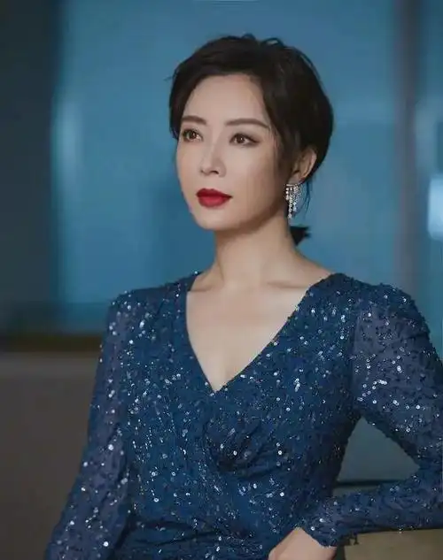 女人上了年纪这3种阿姨发型尽量别留了显老不说还没气质