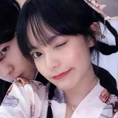 高清真人情侣头像/想和你去土耳其看热气球