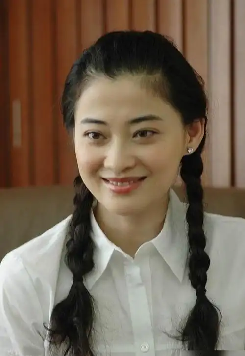 演员梅婷:离婚后很庆幸,二婚嫁摄像师,我是俩娃的幸福妈妈