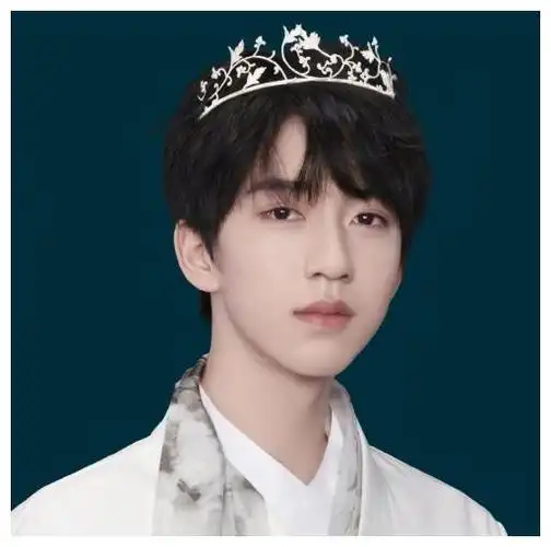 时代少年团一人一顶皇冠,宋亚轩温柔,丁程鑫小王子既视感