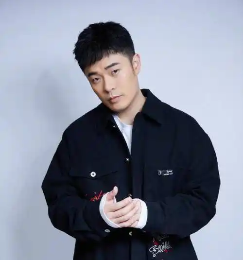 陈赫更博向顾客道歉,言辞恳切态度真诚,网友夸赞他大气有担当_事件