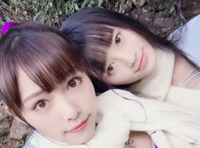 鞠婧祎许佳琪6年前合照曝光细看两人五官整没整容很明显