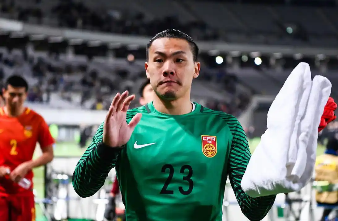 门将:王大雷自从里皮上任后,王大雷基本上就被固定在了第三门将的位置