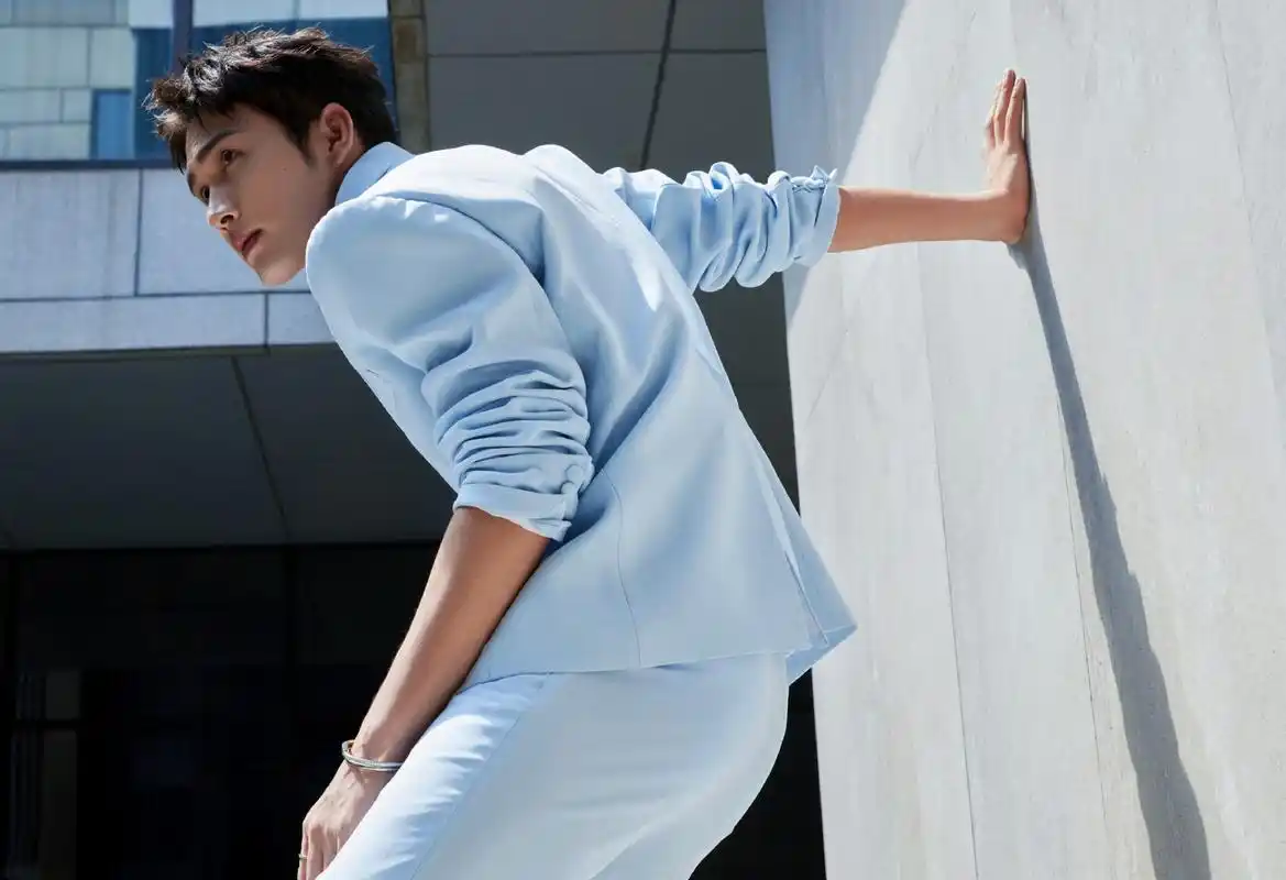 张彬彬蓝衣写真[心]