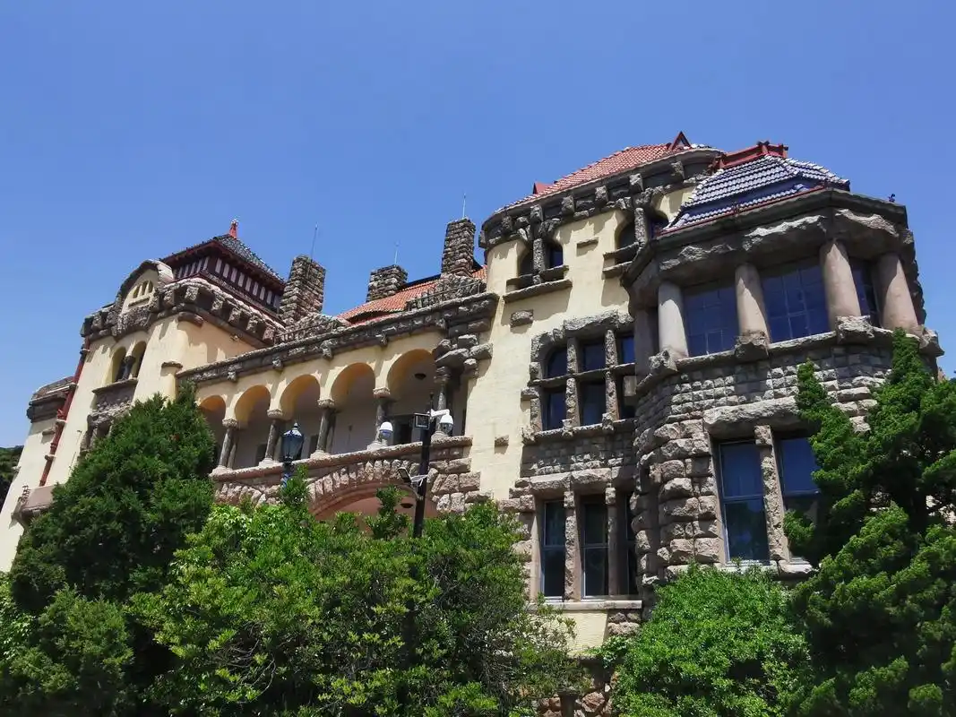 梅姐穷游中国行第21天,下午青岛德国总督楼旧址博物