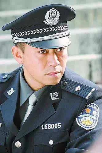 那些年明星们扮演的警察,比一比谁更帅!