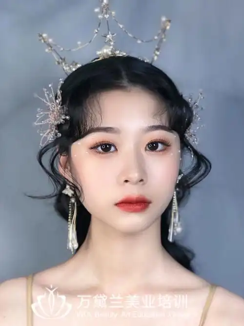 韩式花漾编发新娘造型