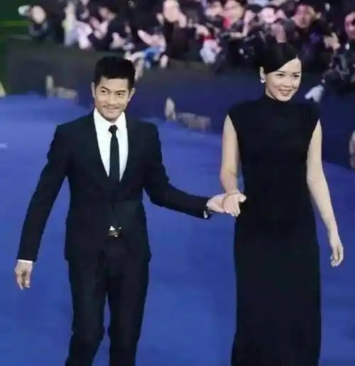 被身高耽误的5位男星,看着高,实际矮,一参加综艺节目就露馅_谢霆锋_檀