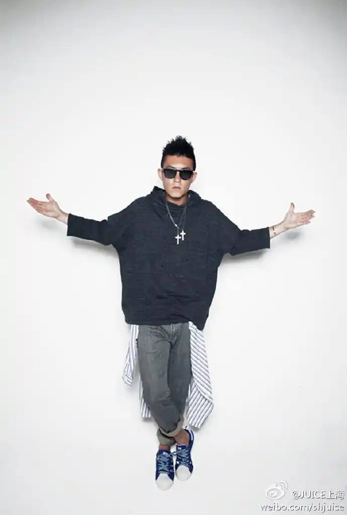 冠希推荐#夏日将至,舒适,实用而又型格鞋款,绝对是对衣着有要求的潮人