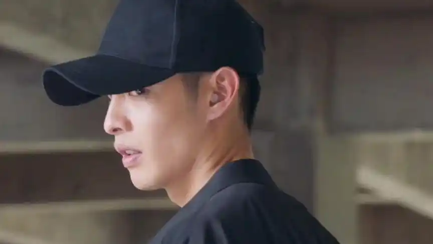 他在逆光中告白 这么拽的厉总 谁不爱呢  #厉腾阮念初 #厉腾