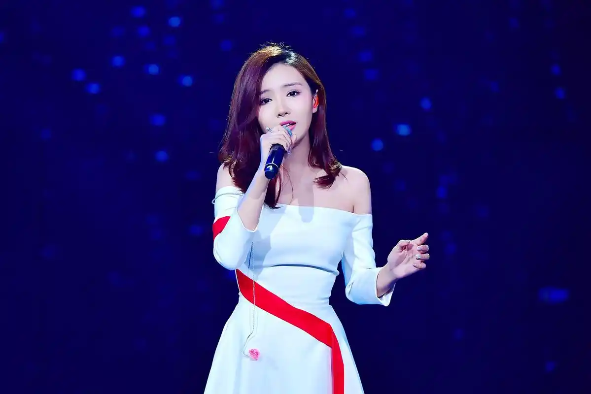 中国好声音:又一个冠军候选人被淘汰,同样的情况几年前也有一次